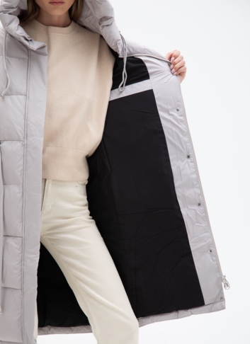 Женский пуховик с капюшоном 