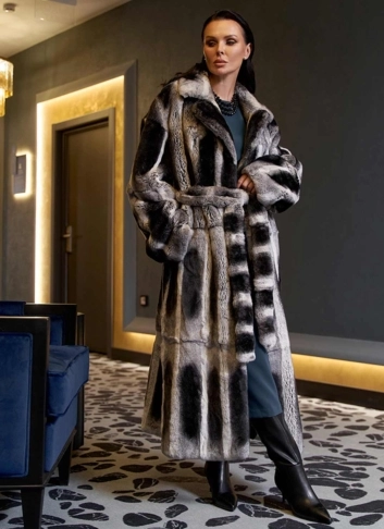 Длинная шуба из меха кролика  фото