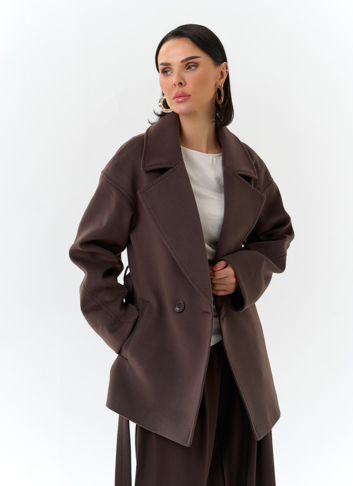 Женское укороченное пальто с поясом