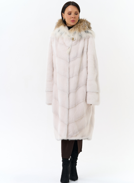 Светлая шуба с рысью