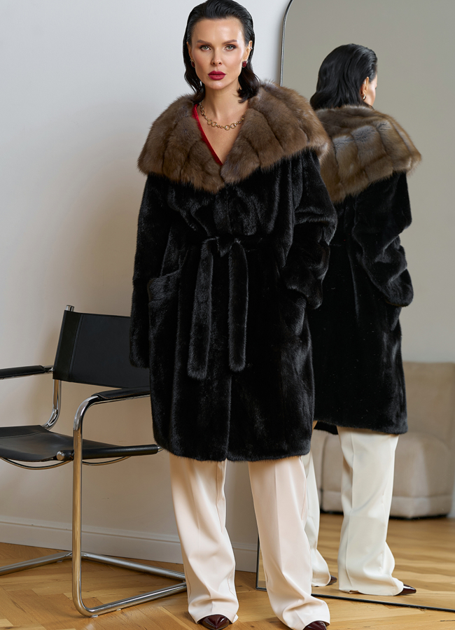 Норковая шуба с капюшоном из меха куницы модель № 30480 меха малина