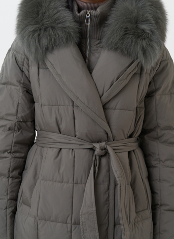 Женский пуховик с английским воротником