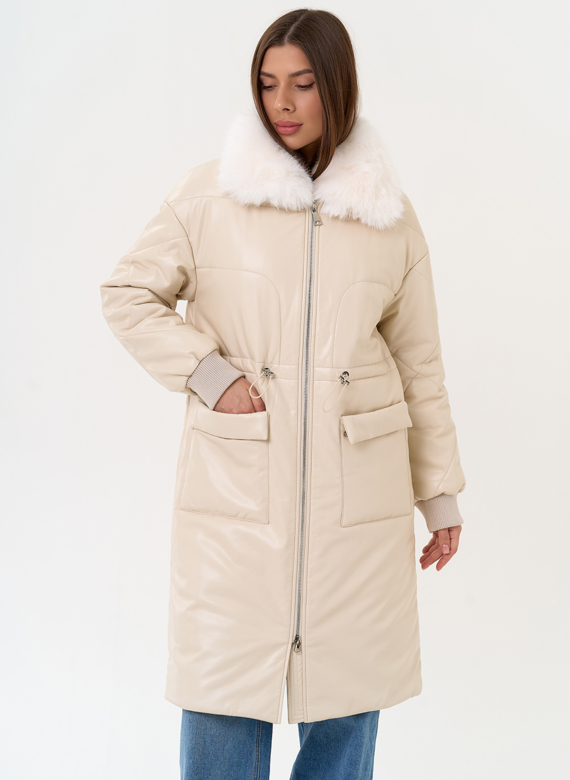 Женский пуховик из эко кожи с воротником из эко меха