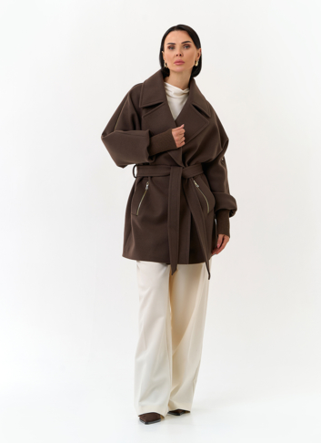 Женское укороченное пальто с декоративными молниями