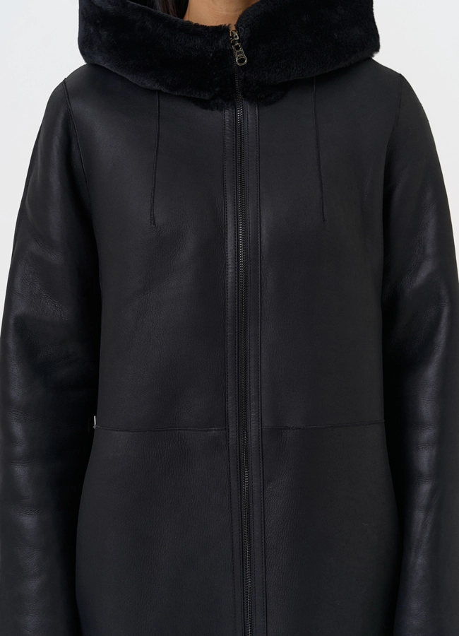 Натуральная двухсторонняя дубленка с капюшоном модель № 28957 универмаг малина