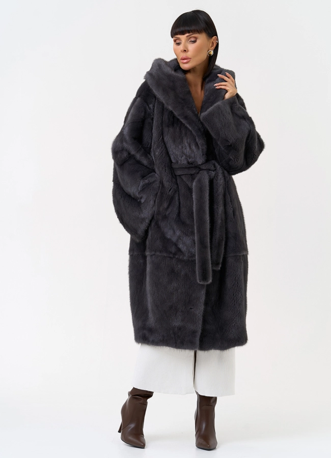 Женская шуба из меха норки с капюшоном  модель № 30673 универмаг малина