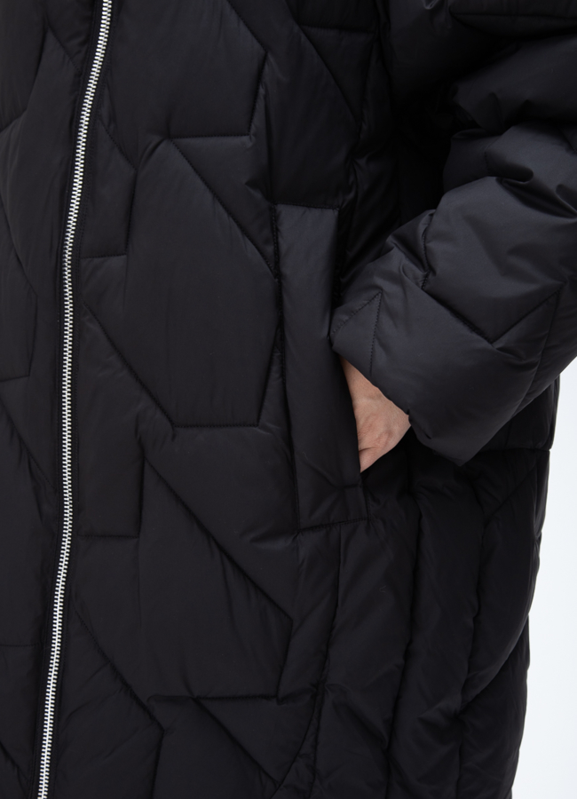 Женский пуховик с капюшоном  модель № 28418 универмаг малина