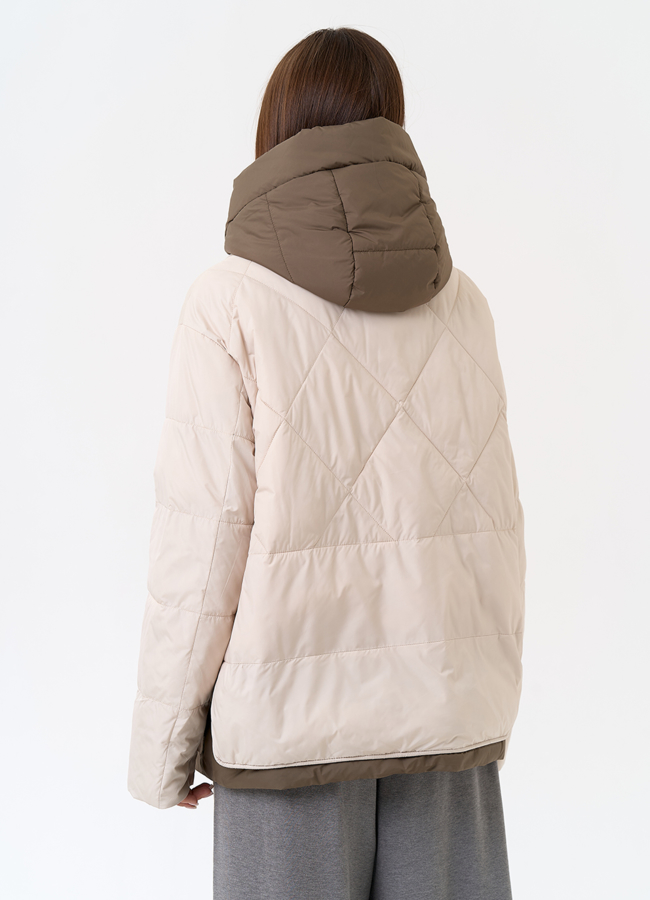 Женская куртка с контрастным капюшоном модель № 31393 в рассрочку