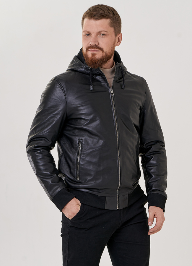 Мужская кожаная куртка с капюшоном  модель № 23415 в рассрочку