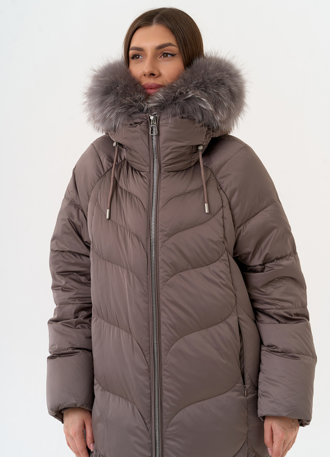 Женский пуховик с отделкой из меха лисы модель № 31695 универмаг малина