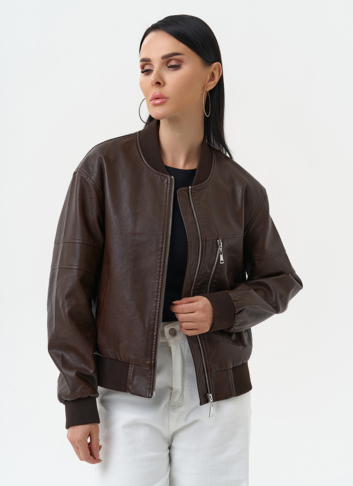 Куртка бомбер из эко кожи коричневого цвета