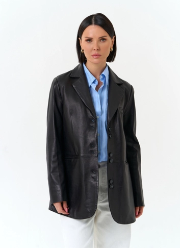 Женский жакет из натуральной кожи