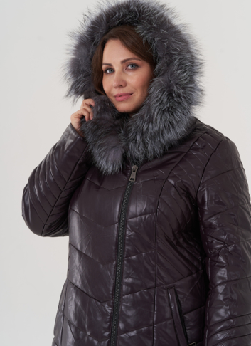 Пуховик из эко кожи с капюшоном на молнии