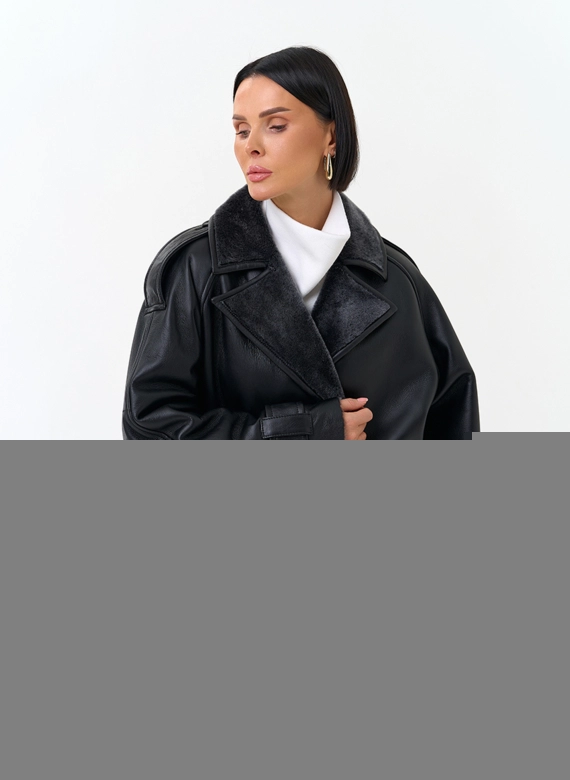 Женская двубортная дубленка из натурального меха с английским воротником фото