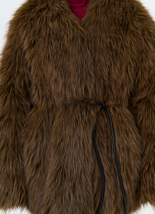 Женская шуба из эко меха с декоративным поясом модель № 31263 универмаг малина