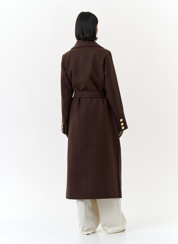 Женское пальто с английским воротником