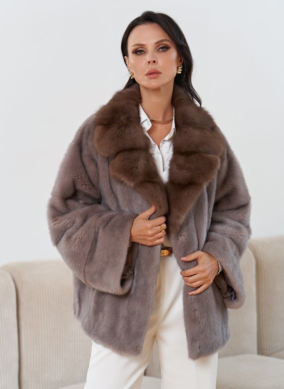 Куртка из меха норки с английским воротником из меха куницы