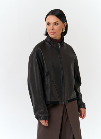 Женская короткая куртка из натуральной кожи